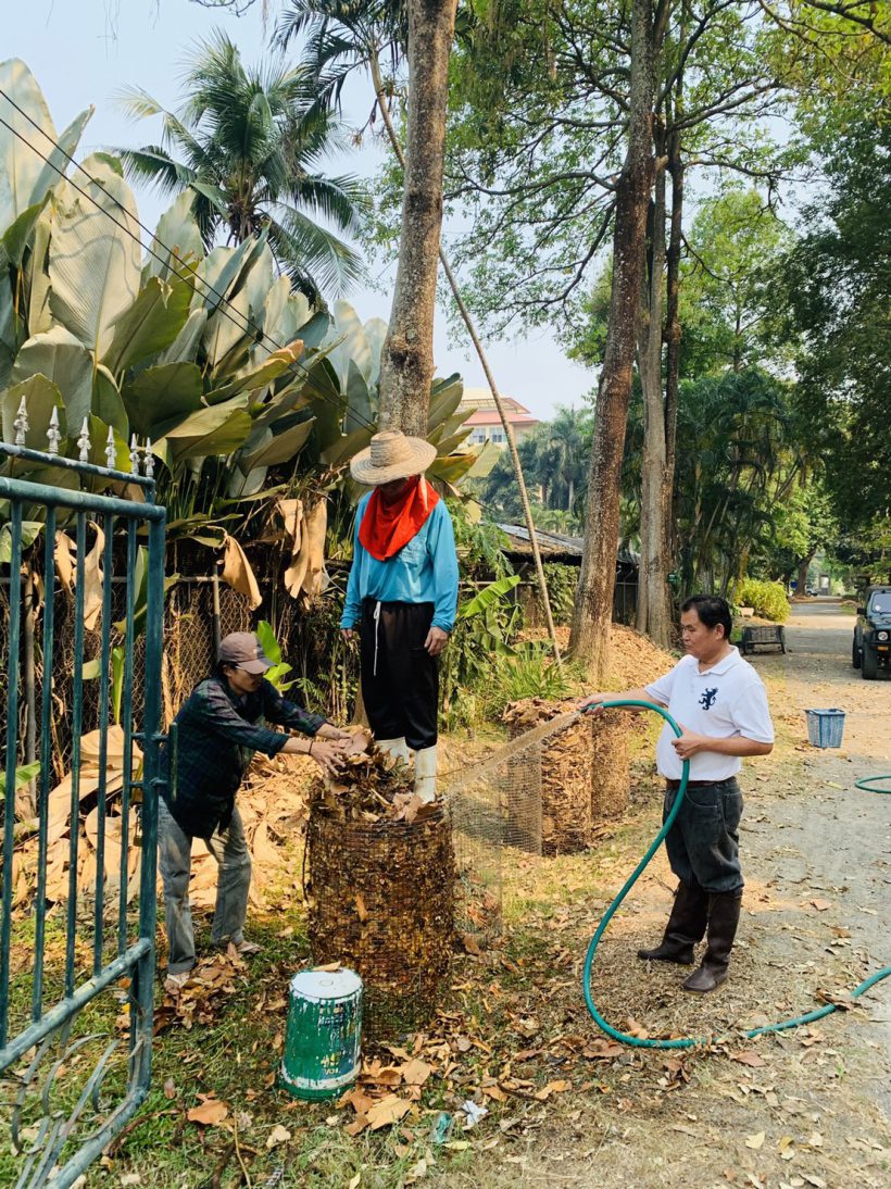 กองศิลปวัฒนธรรม ร่วมกับศิษย์เก่า นศ.จิตอาสาจัดทำปุ๋ยหมักจากใบไม้ ณ พิพิธภัณฑ์วัฒนธรรมเกษตรไทย