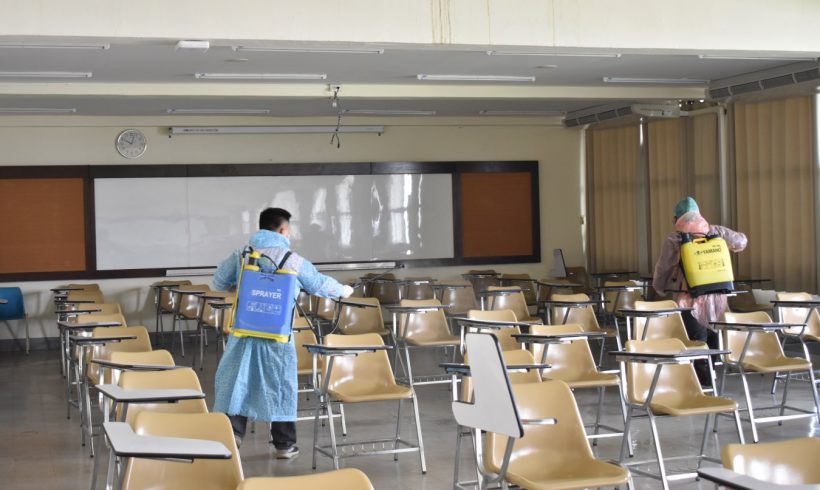 คณะสัตวศาสตร์แม่โจ้พ่นน้ำยาฆ่าเชื้อป้องกัน โรคโควิด 19  COVID-19
